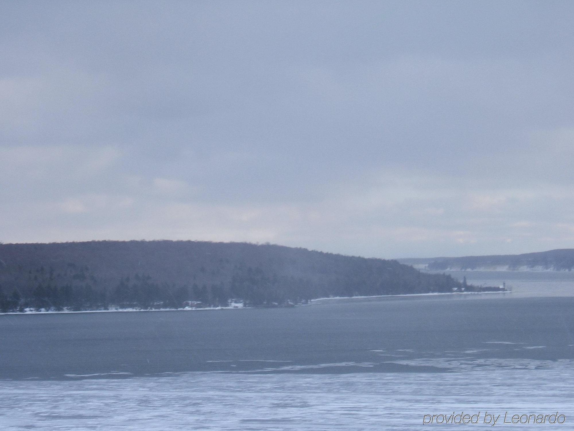 Holiday Inn Express Munising-Lakeview, An Ihg Hotel Ngoại thất bức ảnh