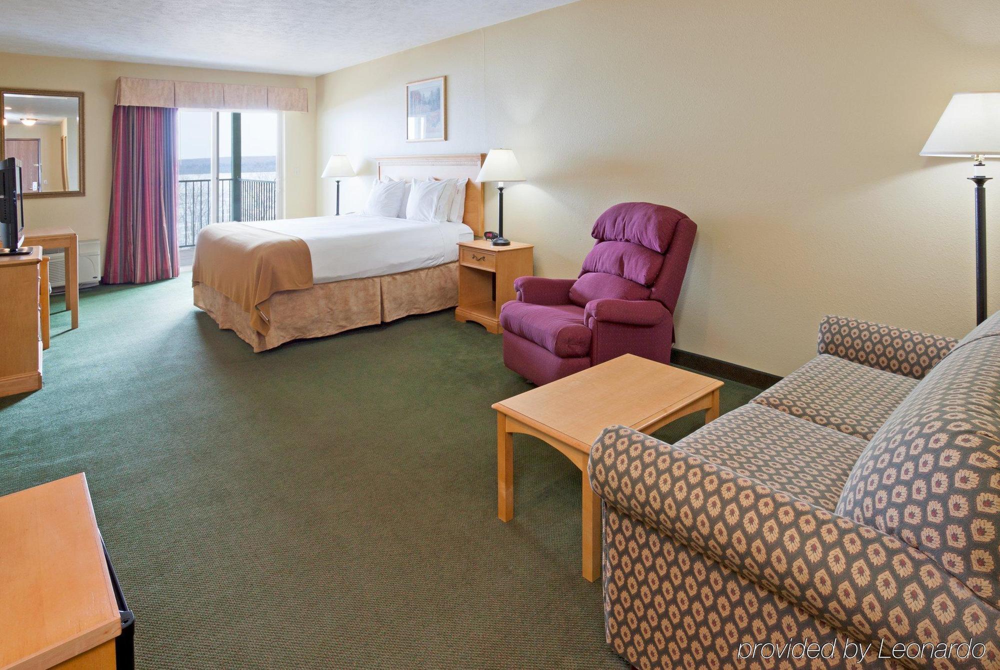 Holiday Inn Express Munising-Lakeview, An Ihg Hotel Phòng bức ảnh