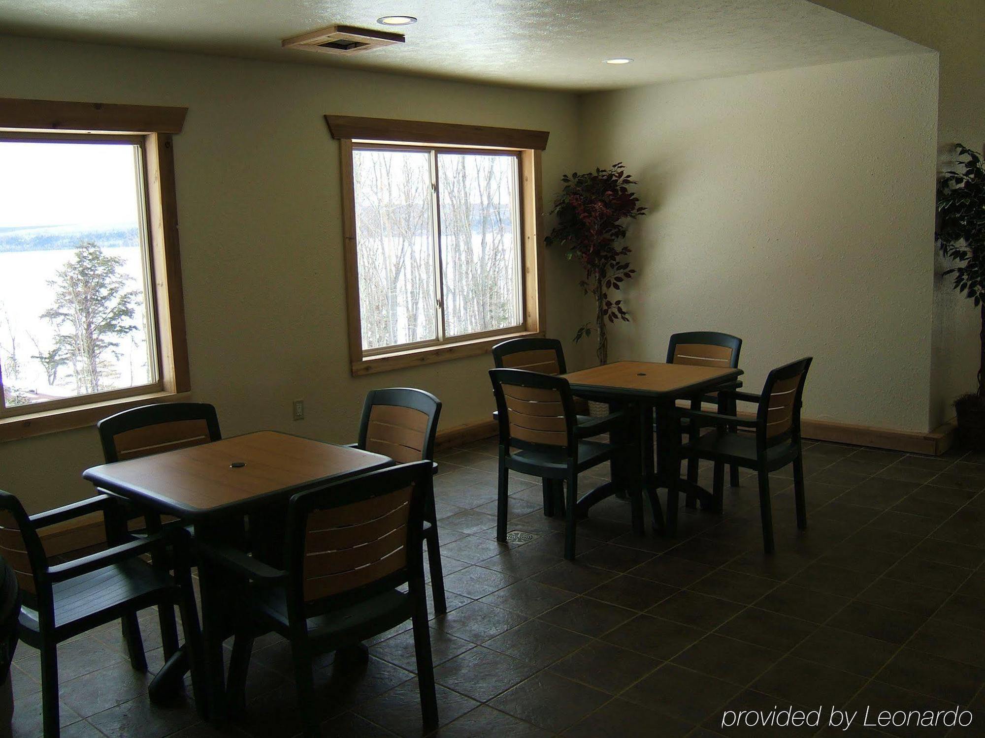 Holiday Inn Express Munising-Lakeview, An Ihg Hotel Nhà hàng bức ảnh